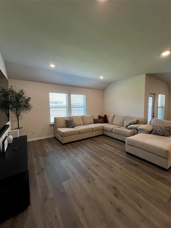 1135 Elijah Way