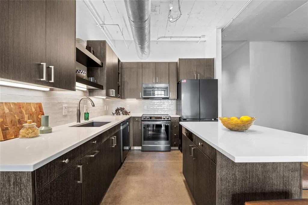 1122 Jackson Street, #203
