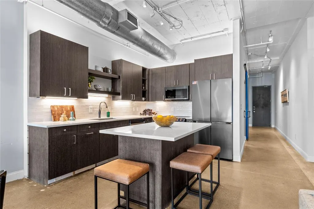 1122 Jackson Street, #203