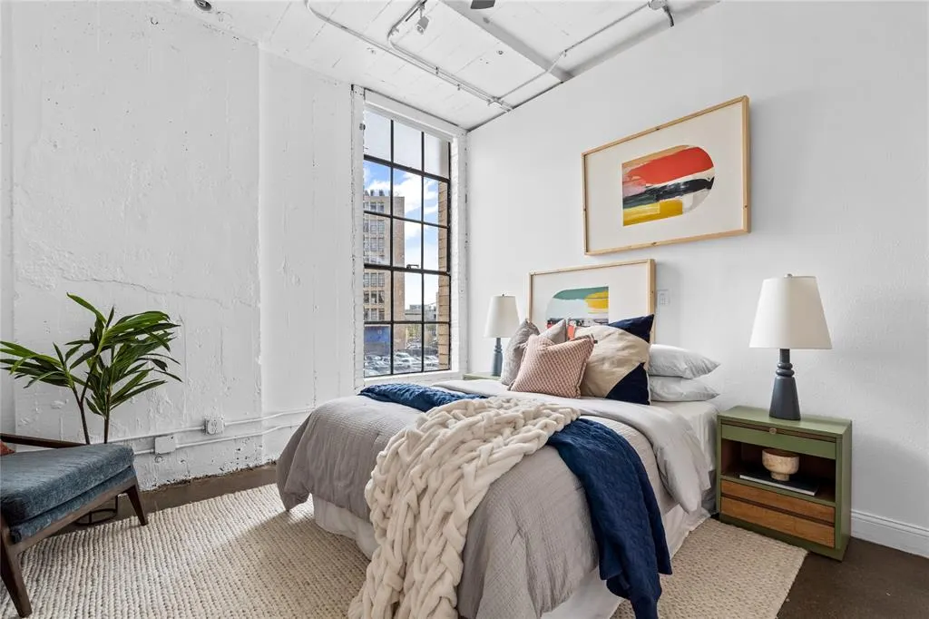 1122 Jackson Street, #203