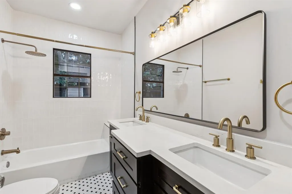 810 S Montclair Avenue