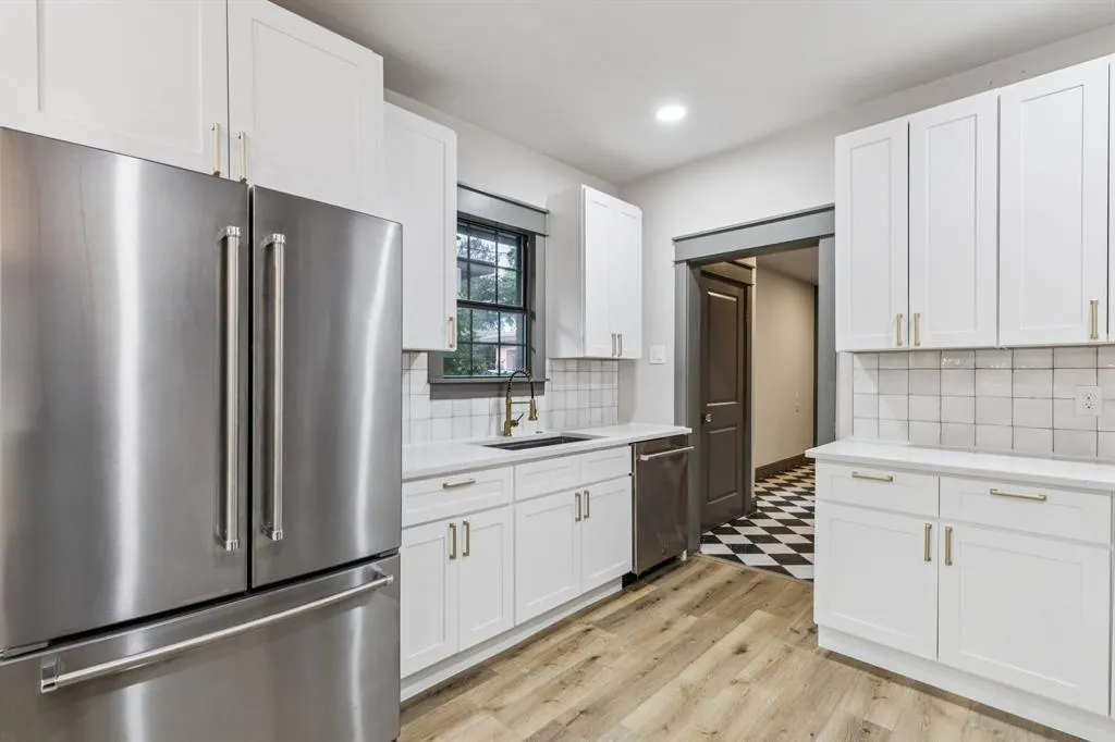 810 S Montclair Avenue