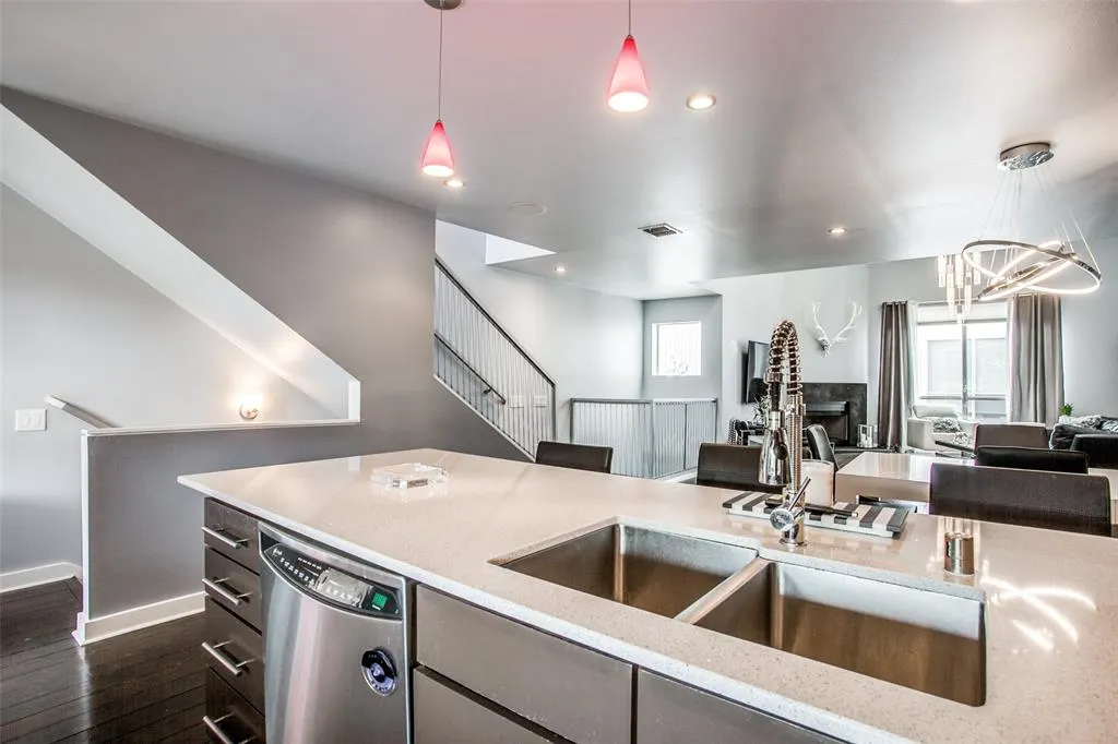 4213 Dickason Avenue, #10