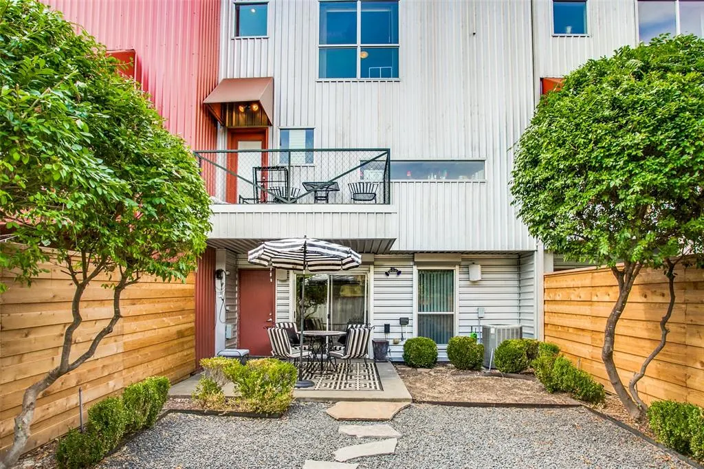 4213 Dickason Avenue, #10