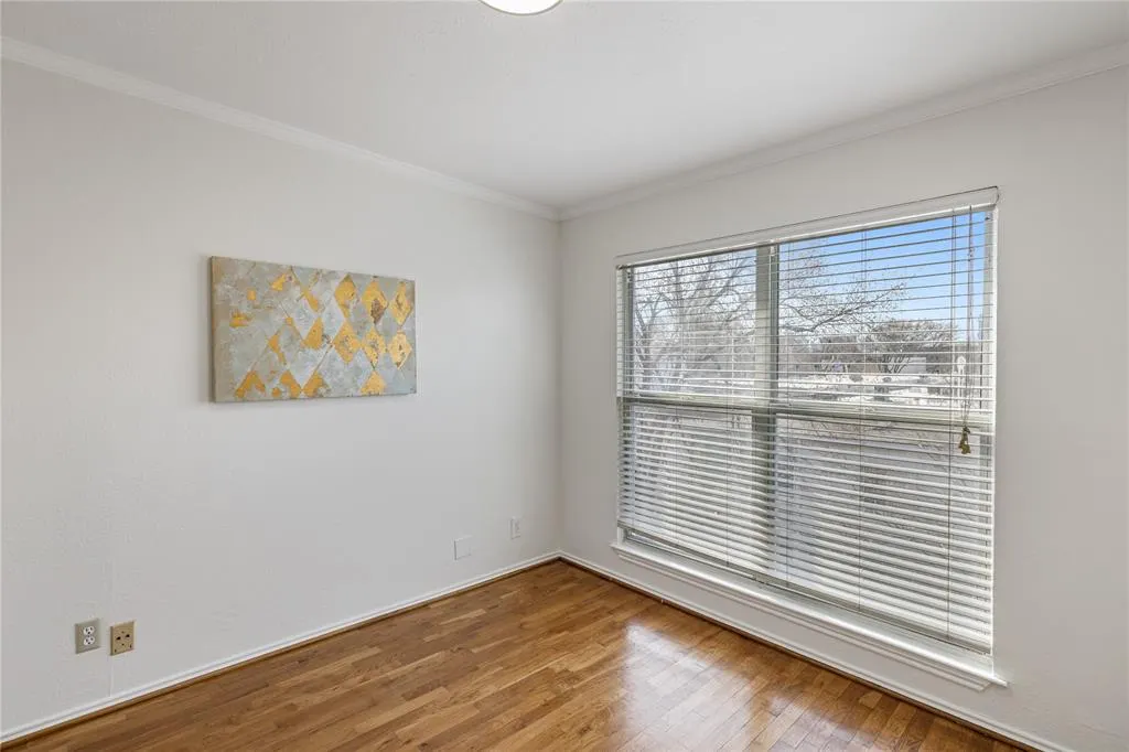4303 Buena Vista Street, #303