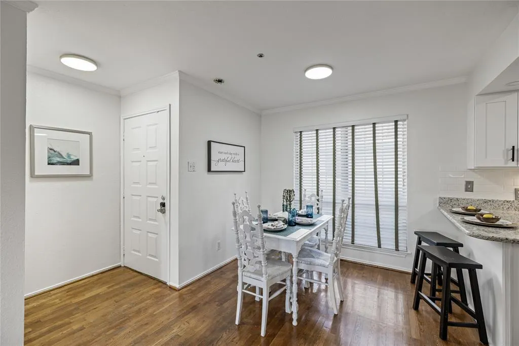 4303 Buena Vista Street, #303