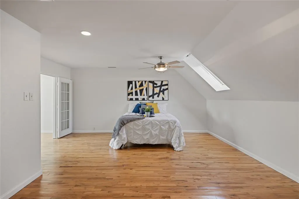 4303 Buena Vista Street, #303