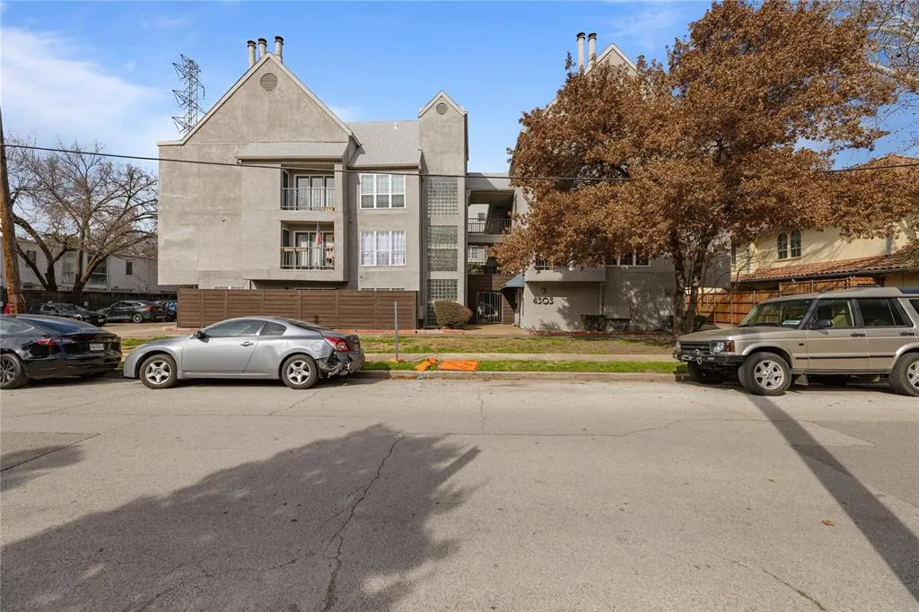 4303 Buena Vista Street, #303