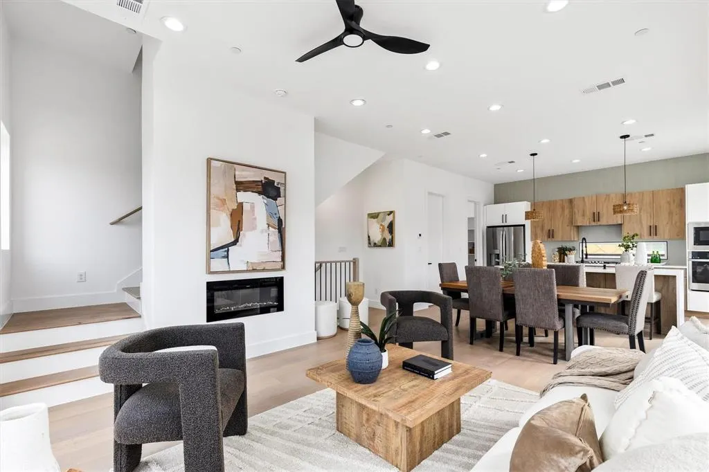 604 N Ewing Avenue, #105