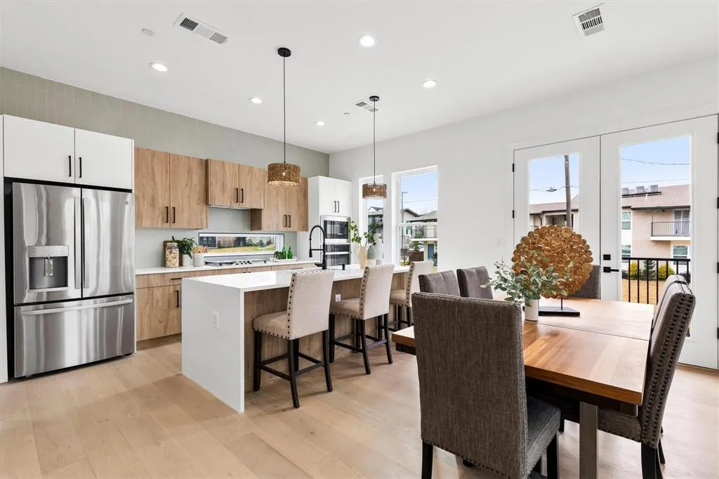 604 N Ewing Avenue, #105