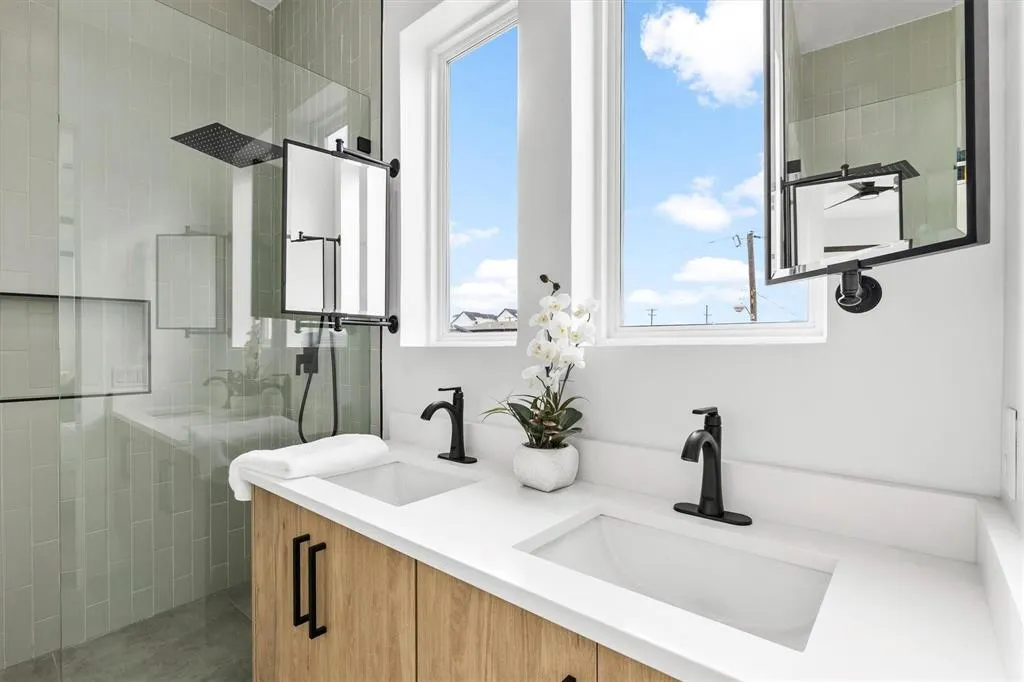 604 N Ewing Avenue, #105