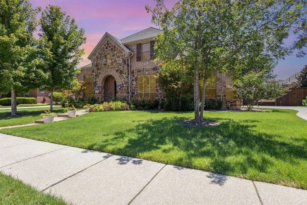 800 High Willow Drive