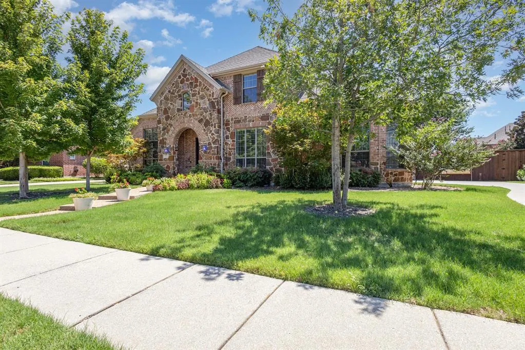 800 High Willow Drive