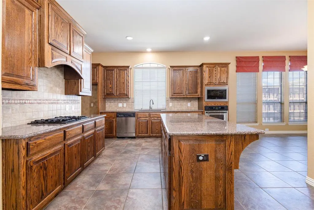 800 High Willow Drive
