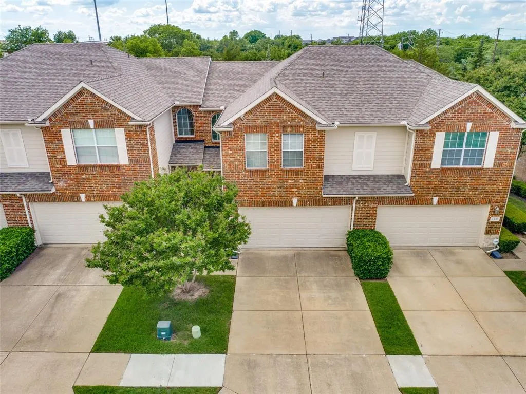 3341 Paisano Trail