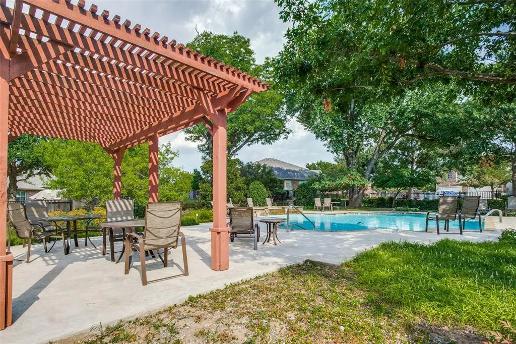 3341 Paisano Trail