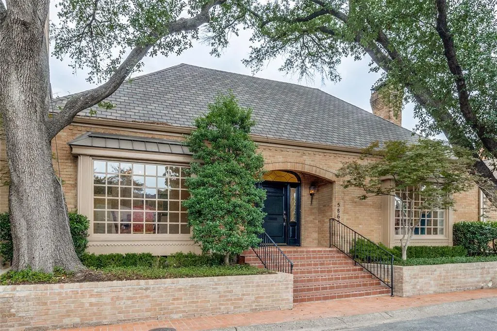 5865 Farquhar Lane
