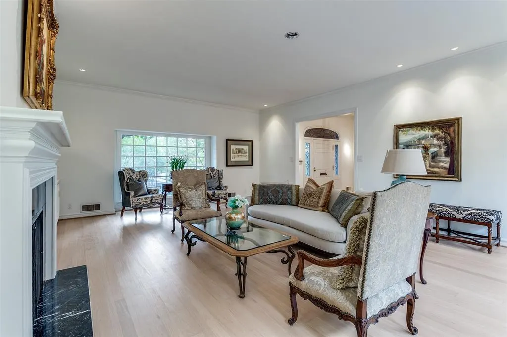 5865 Farquhar Lane