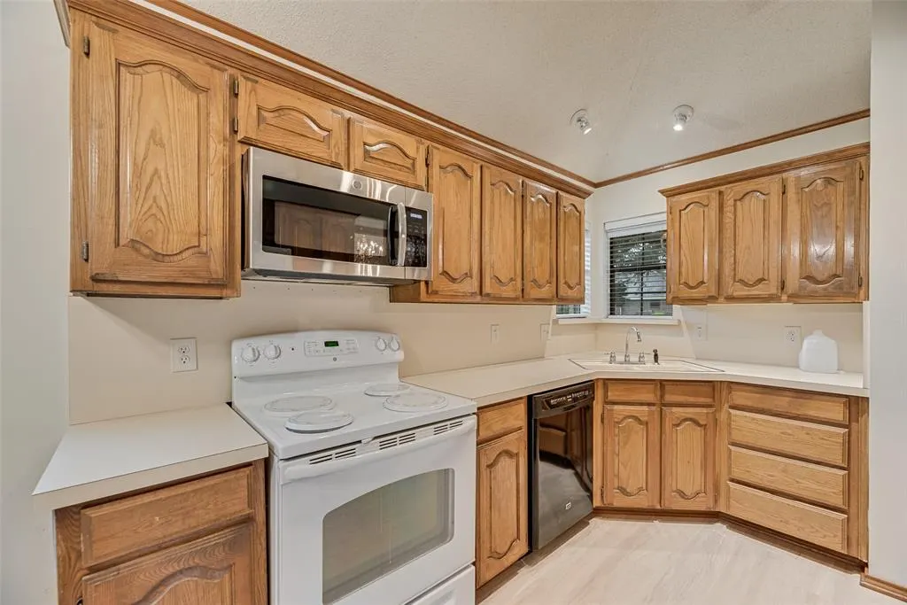 2209 Winona Drive