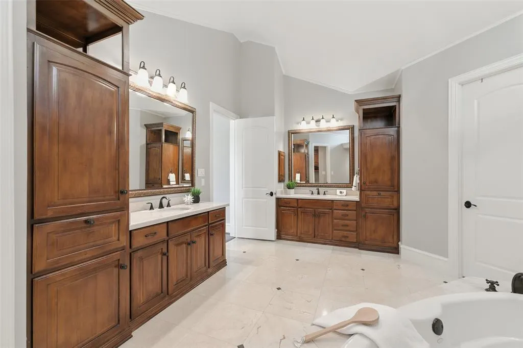 2821 Vista View Lane