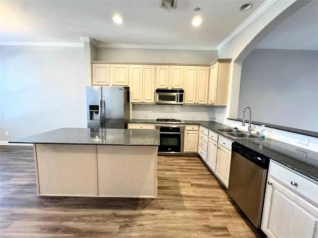 5741 Pantheon Court