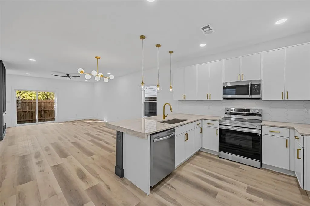 2413 Easley