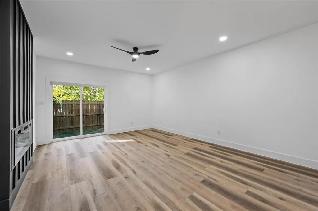 2413 Easley