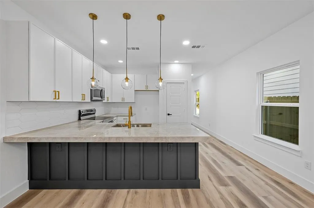 2413 Easley