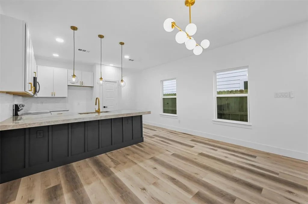 2413 Easley