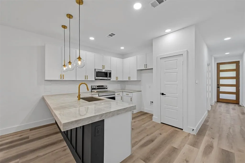 2413 Easley