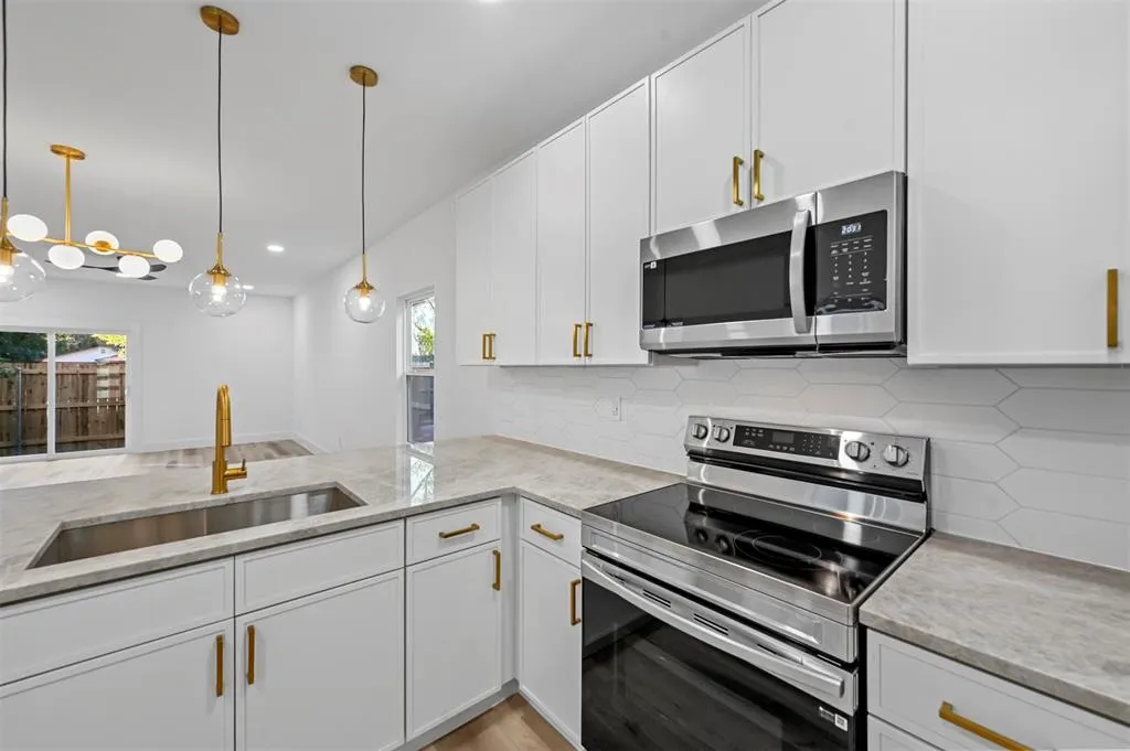 2413 Easley
