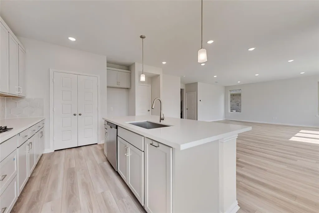 4104 Tarlton Road