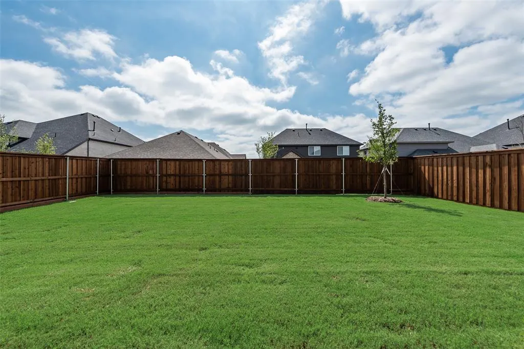 4104 Tarlton Road