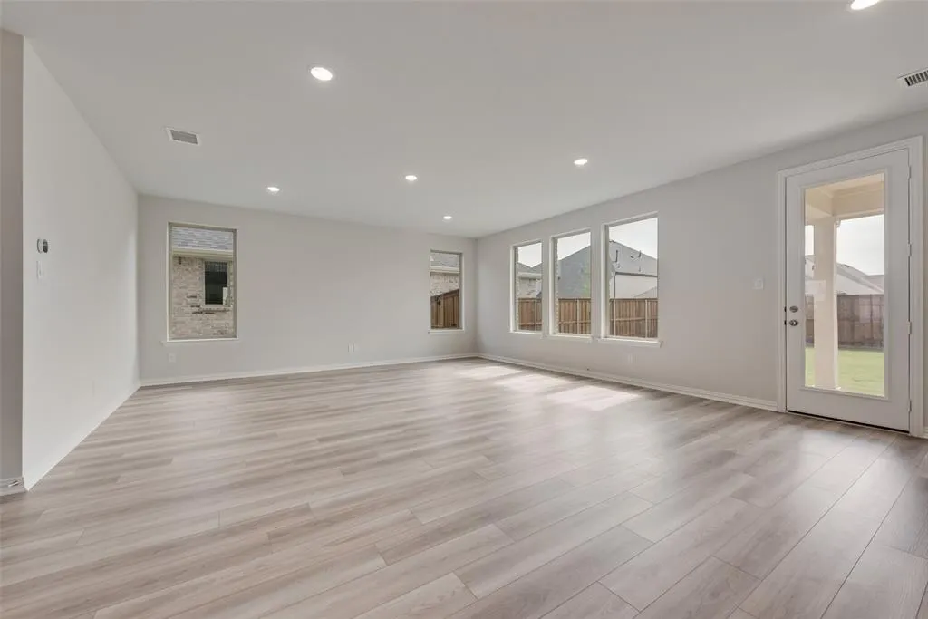 4104 Tarlton Road