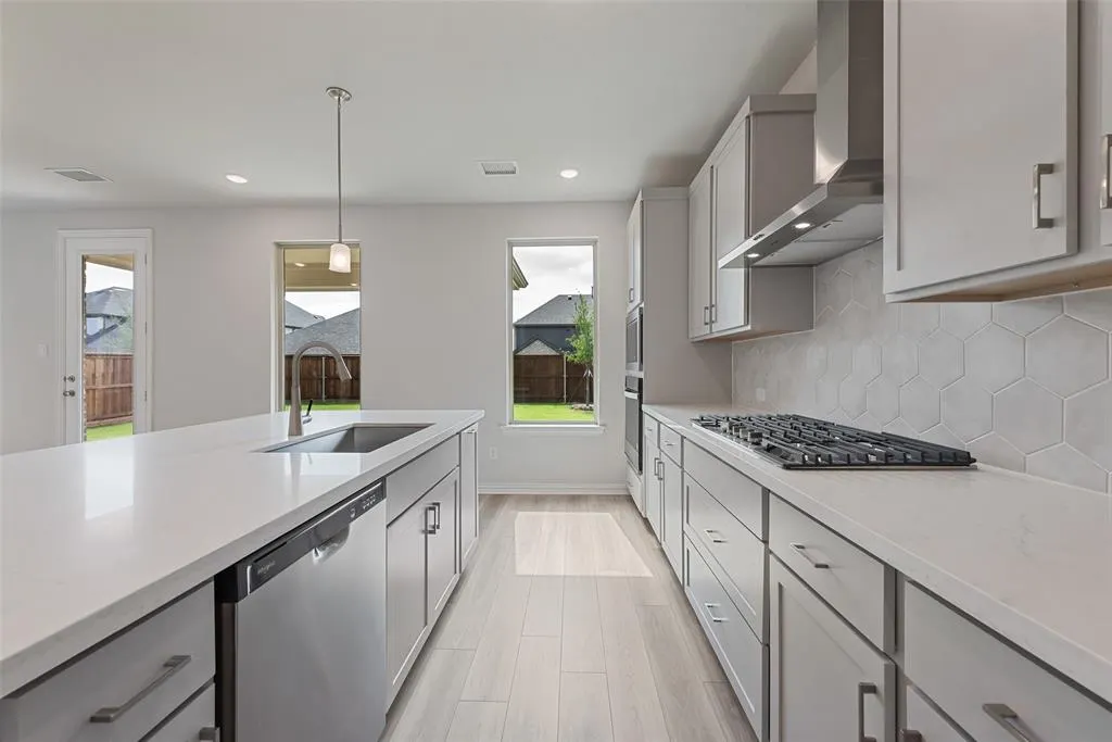 4104 Tarlton Road