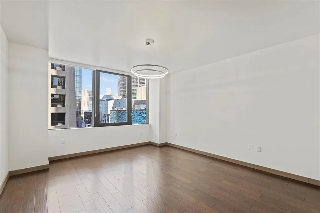1200 Main Street, #508