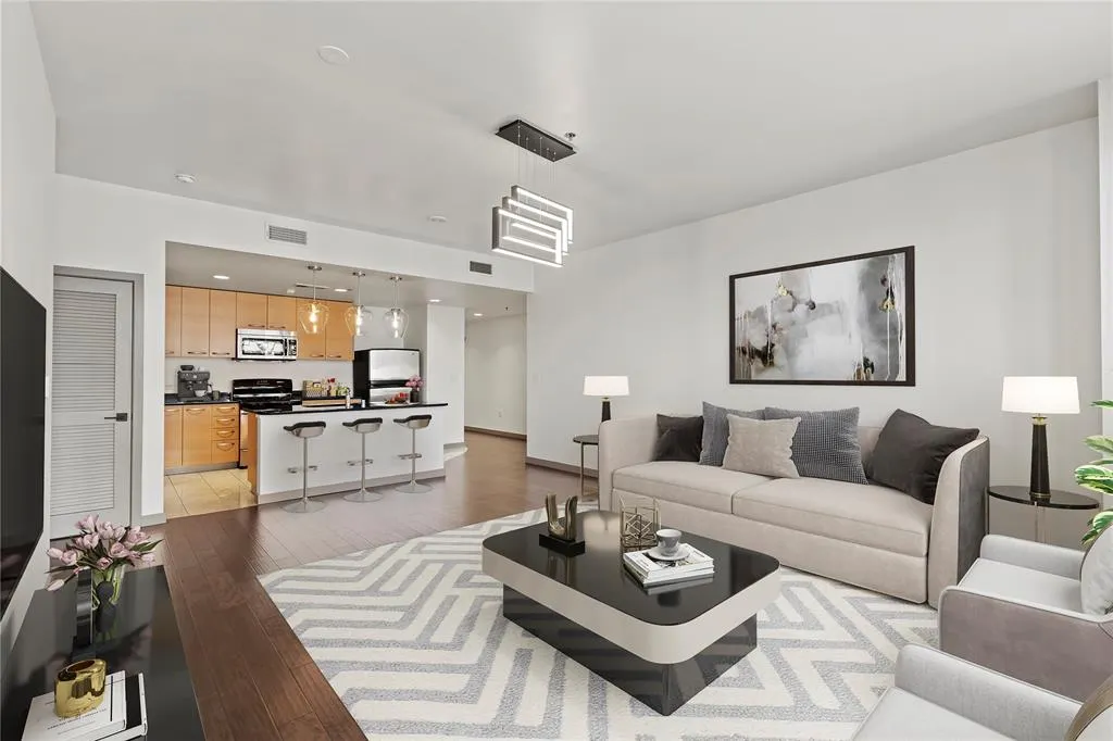 1200 Main Street, #508