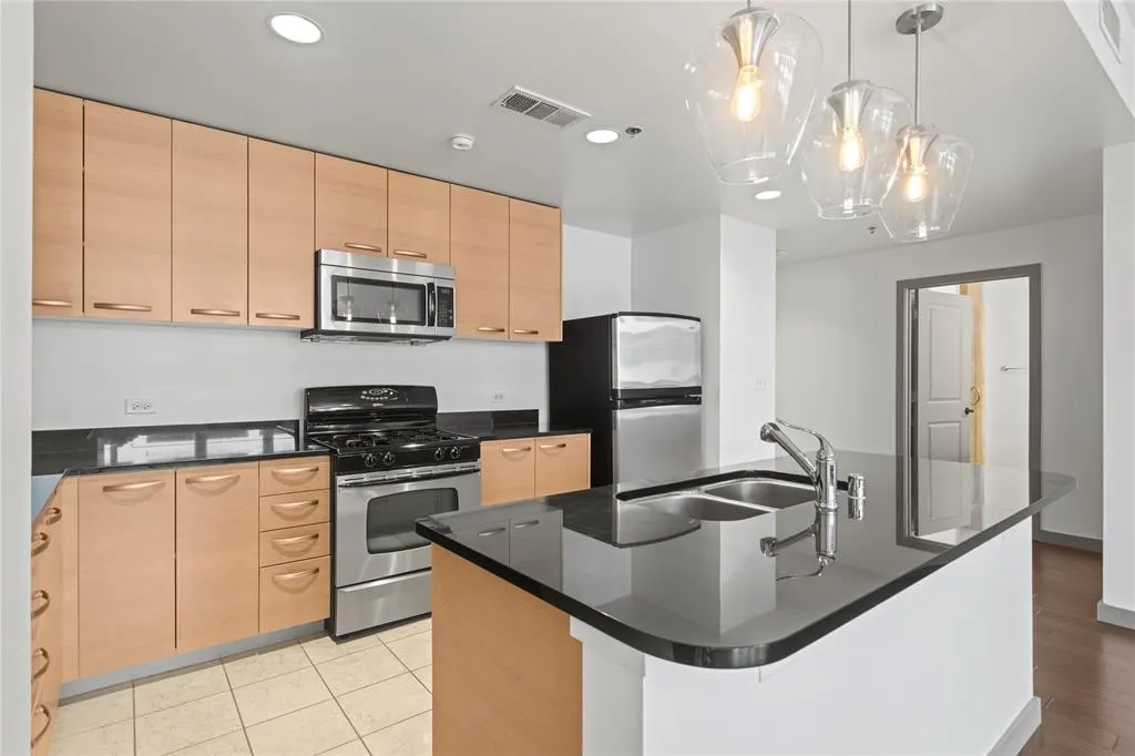 1200 Main Street, #508