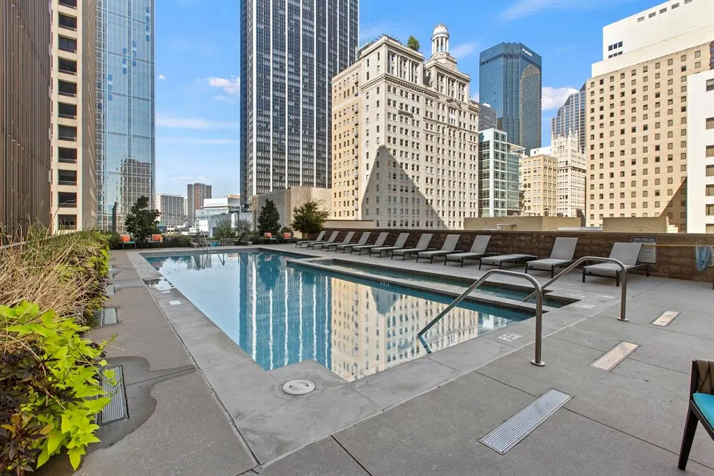 1200 Main Street, #508