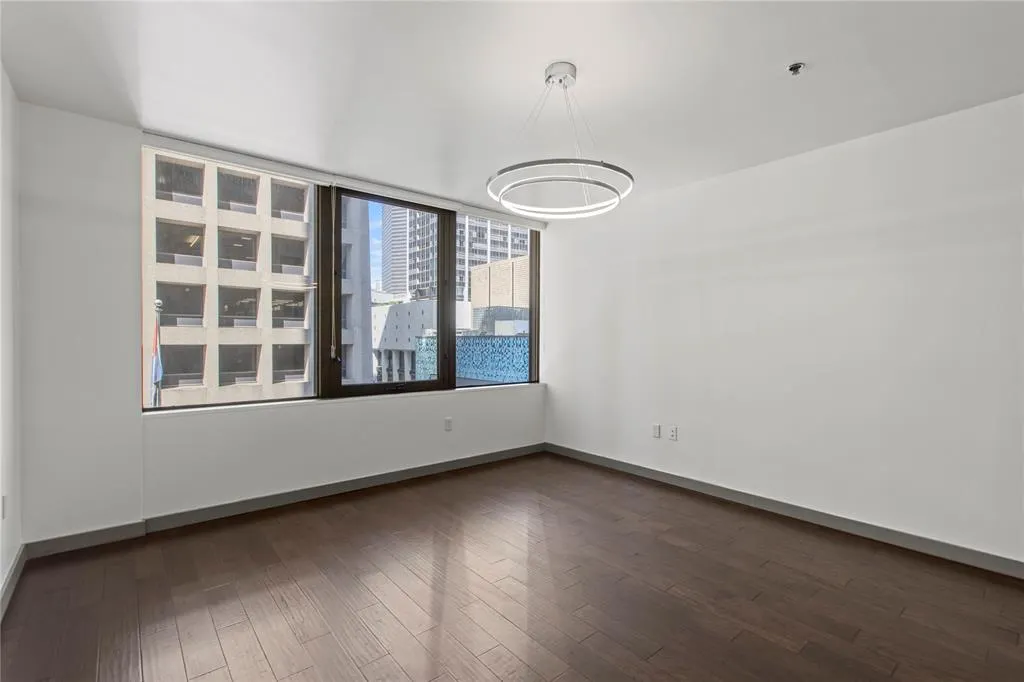 1200 Main Street, #508