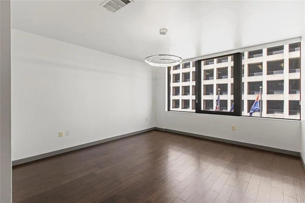 1200 Main Street, #508