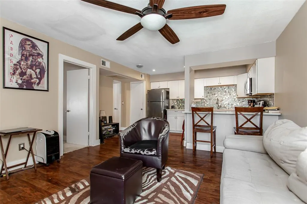 3022 Forest Lane, #221