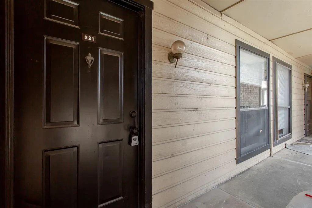 3022 Forest Lane, #221