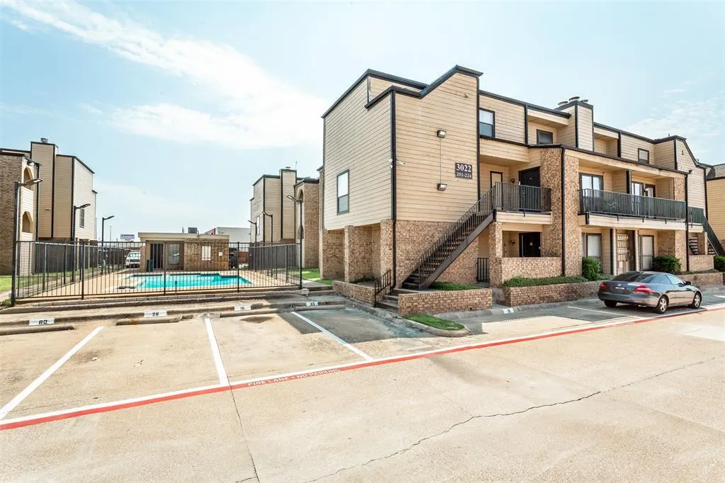 3022 Forest Lane, #221