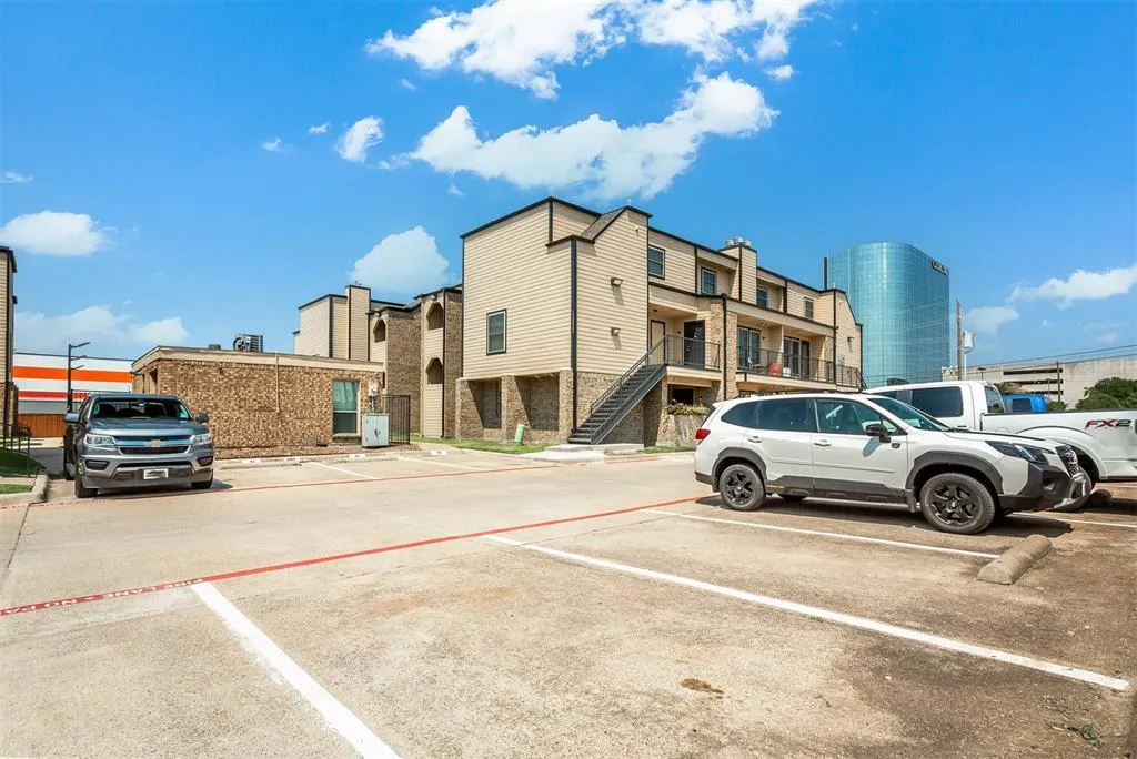 3022 Forest Lane, #221