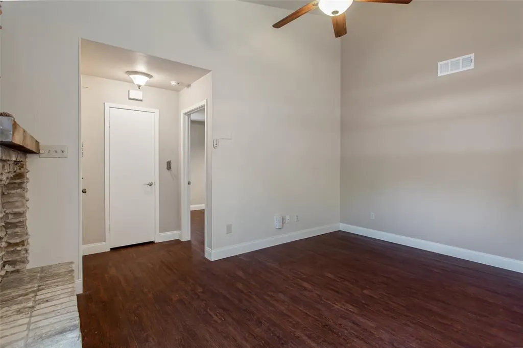333 Melrose Drive, #10C