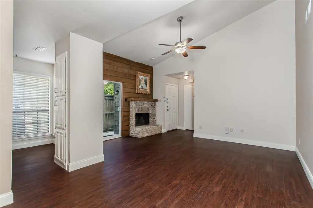 333 Melrose Drive, #10C
