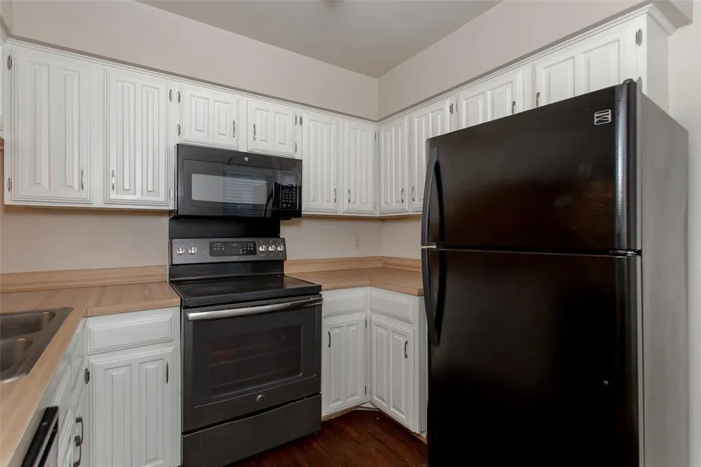 333 Melrose Drive, #10C