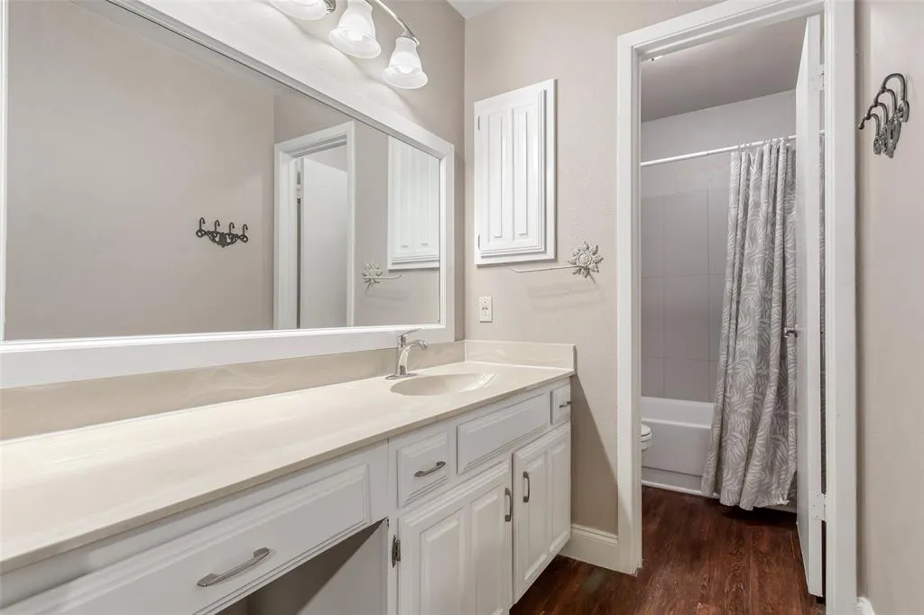 333 Melrose Drive, #10C