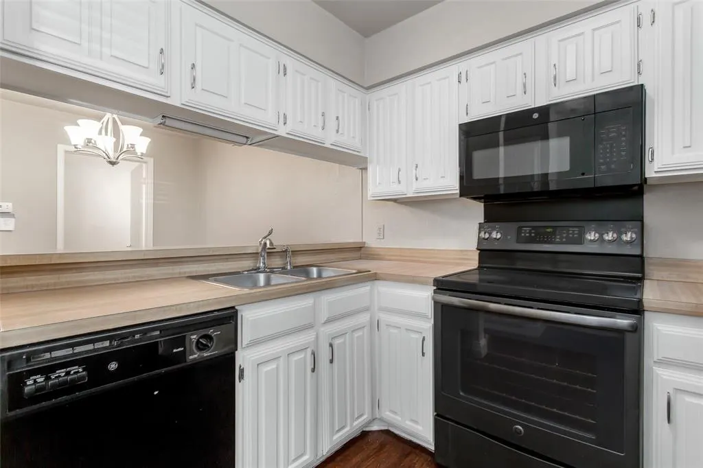 333 Melrose Drive, #10C